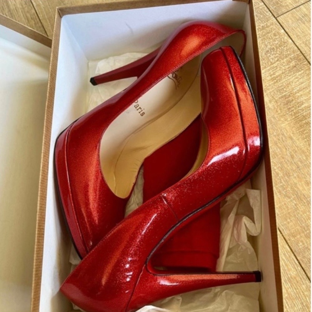 Rare Christian Laboutin grease red sparkly patent size 41